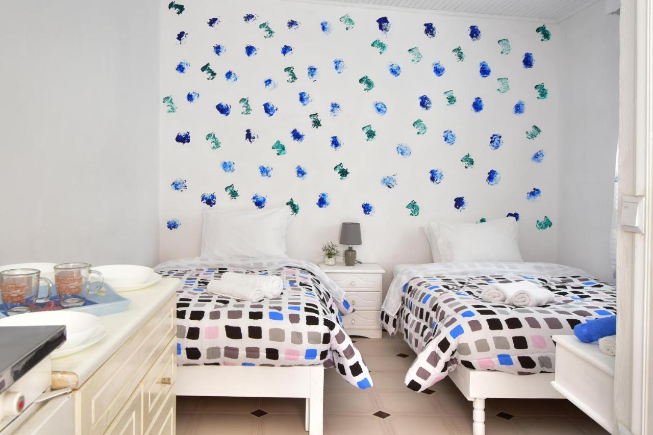 Merlyn Rooms Into The Nature, 100M From The Beach Dafnila Exterior photo
